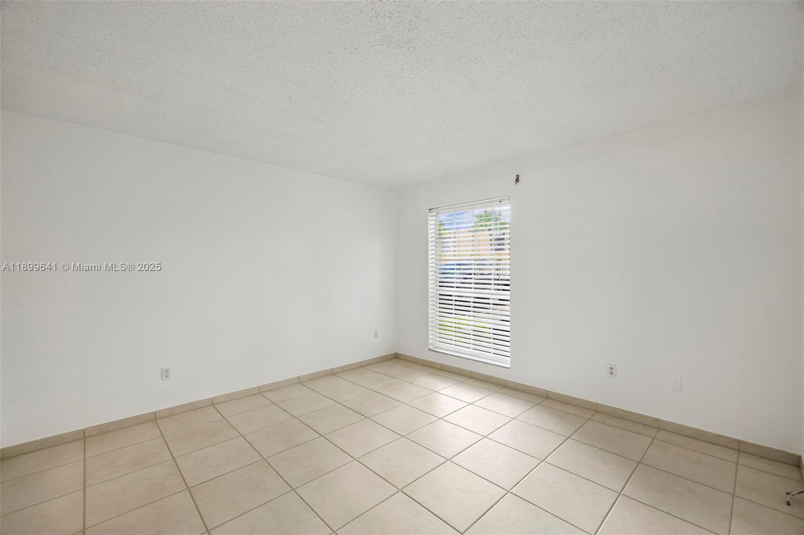 10780 N Kendall Dr # E11, Miami Unit: E11