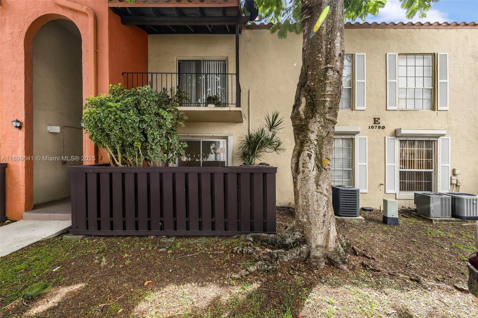 10780 N Kendall Dr # E11, Miami Unit: E11