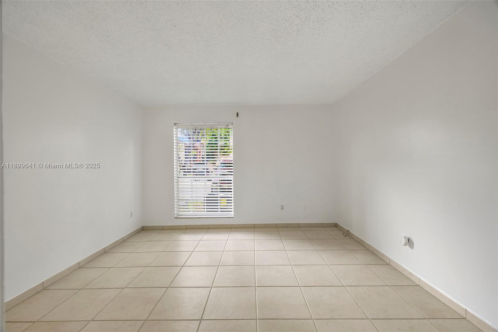 10780 N Kendall Dr # E11, Miami Unit: E11