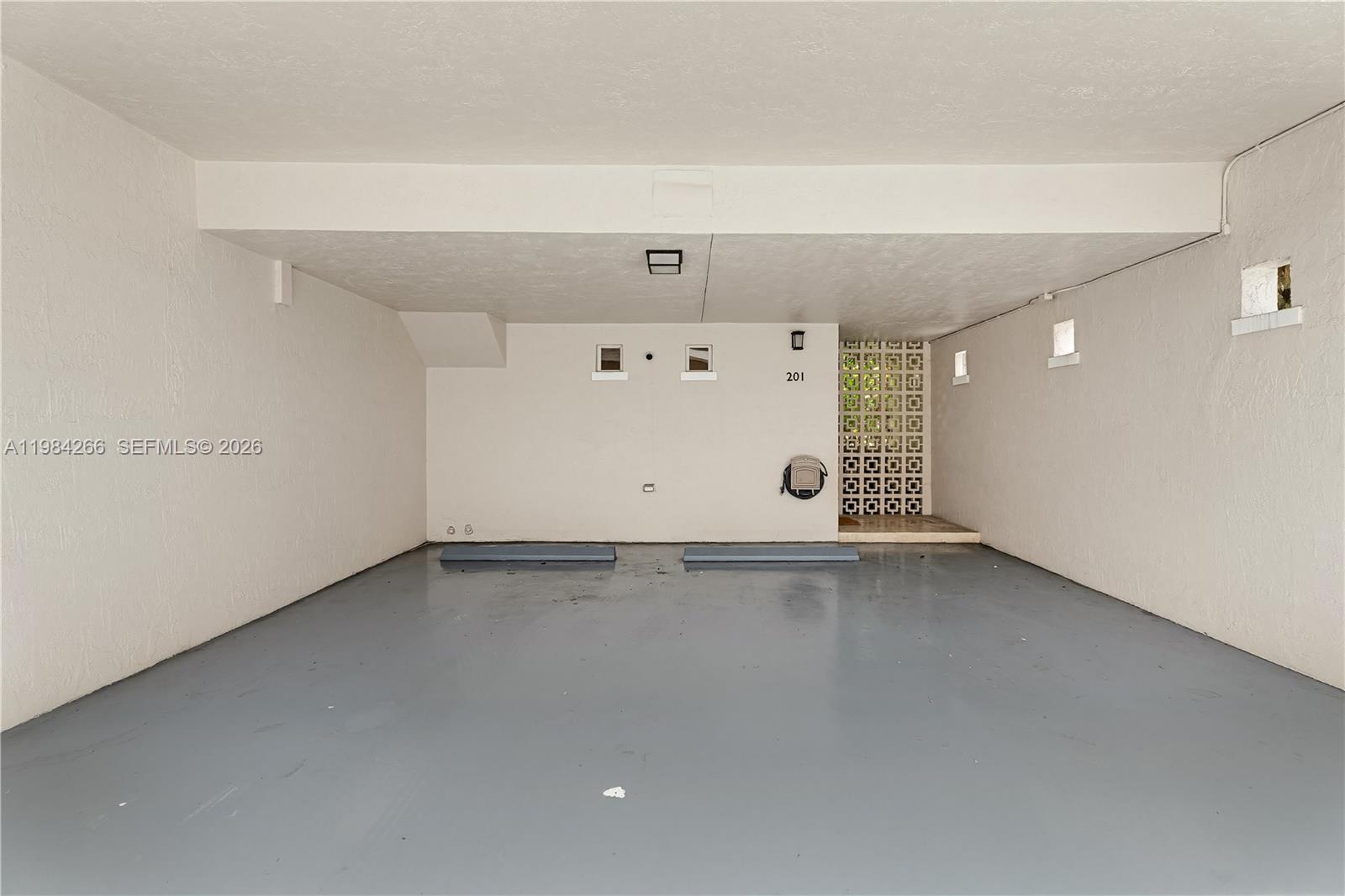 261 Navarre Ave # 1 Unit: B-1