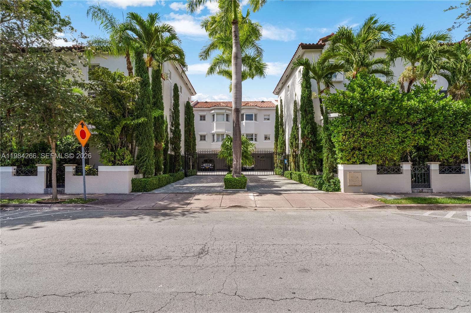 261 Navarre Ave # 1 Unit: B-1