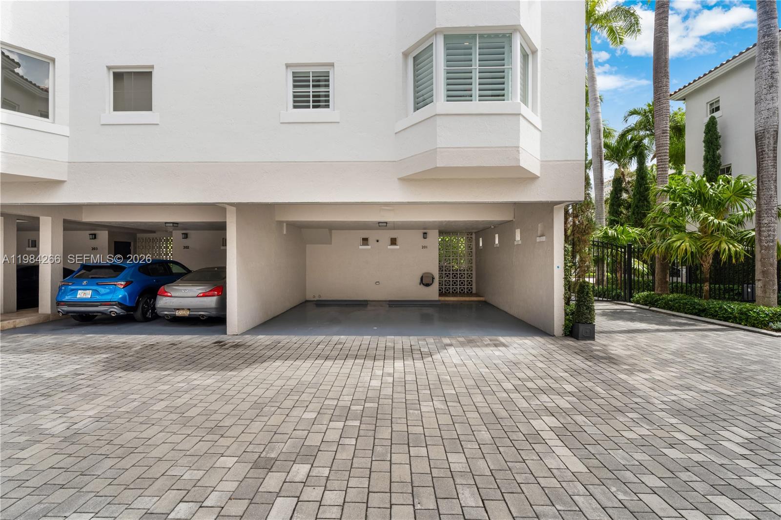 261 Navarre Ave # 1 Unit: B-1