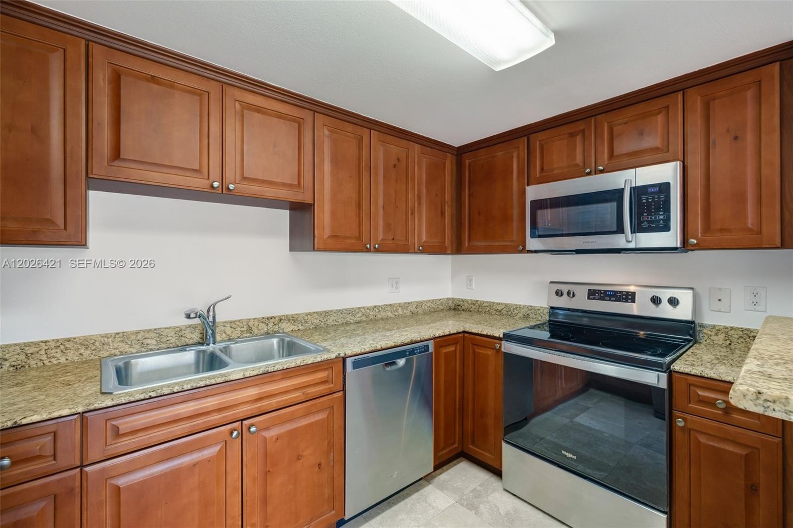 101 Sidonia Ave # 404