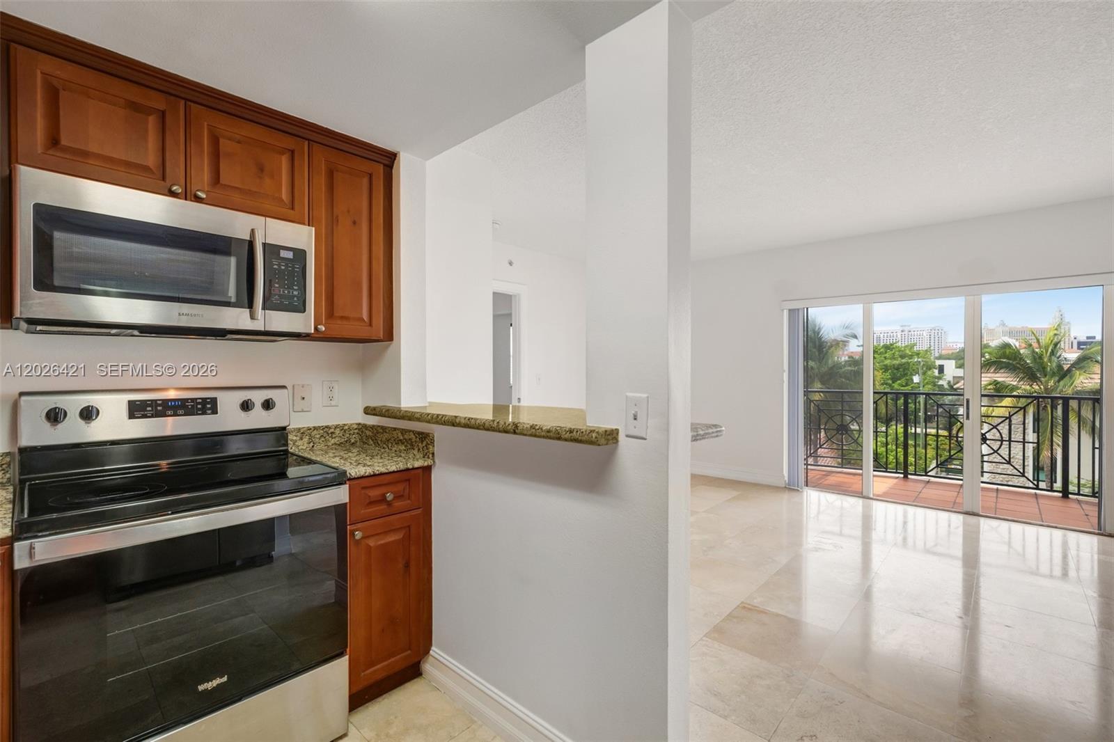 101 Sidonia Ave # 404