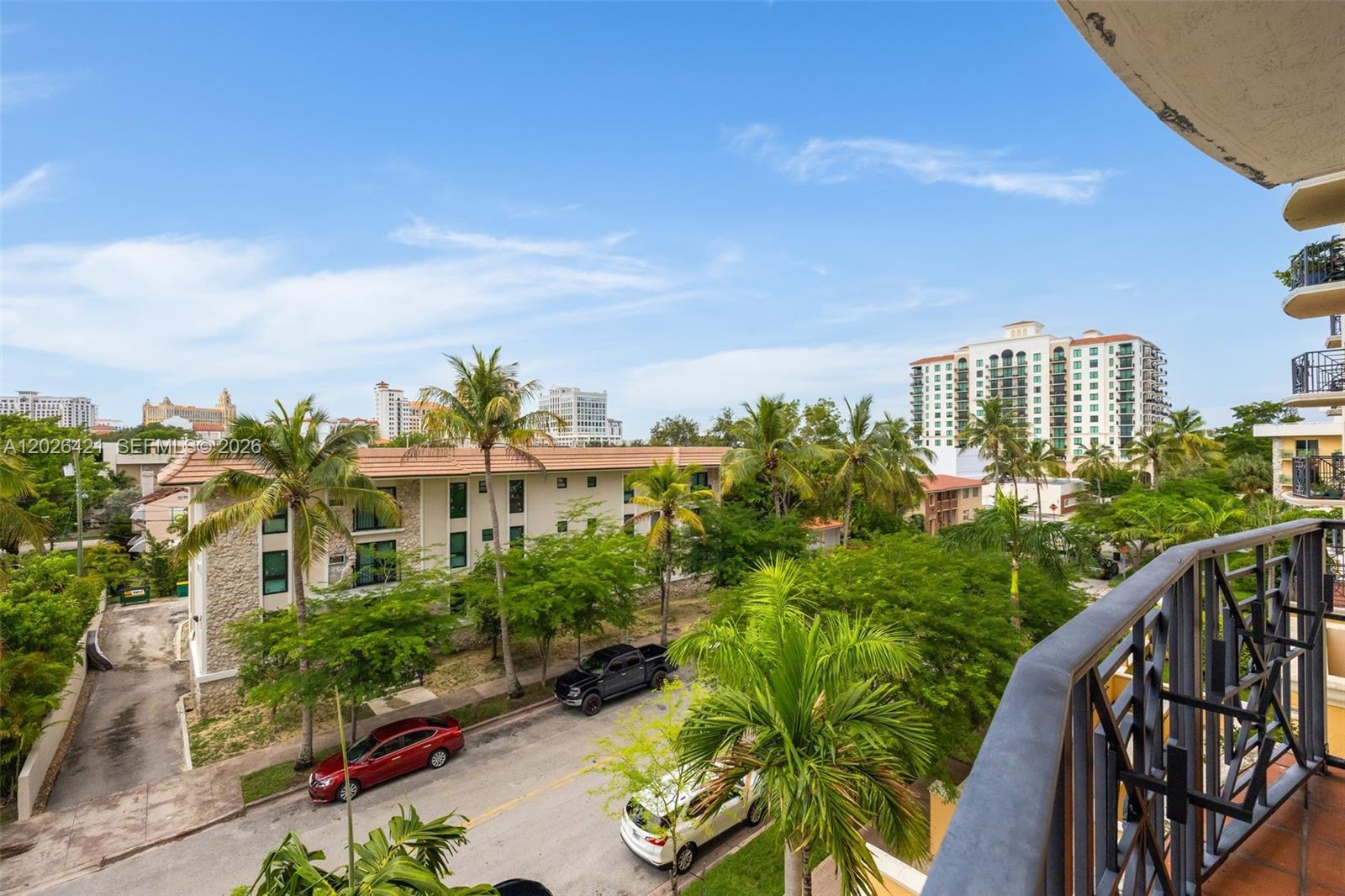 101 Sidonia Ave # 404