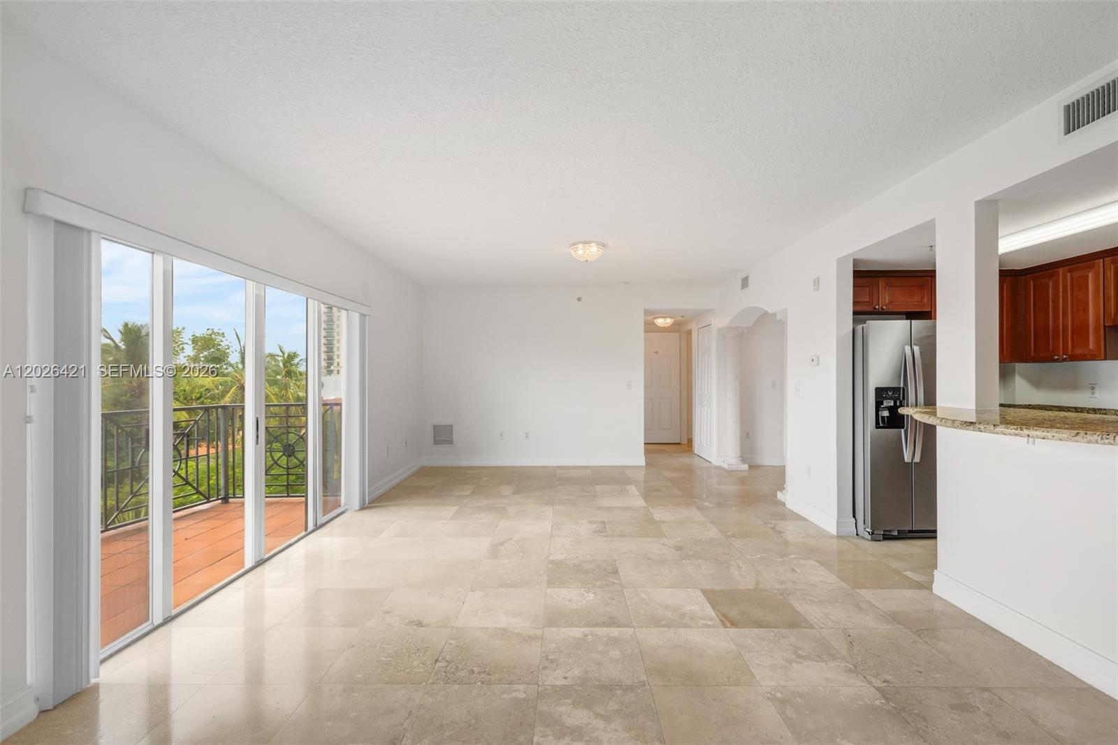 101 Sidonia Ave # 404