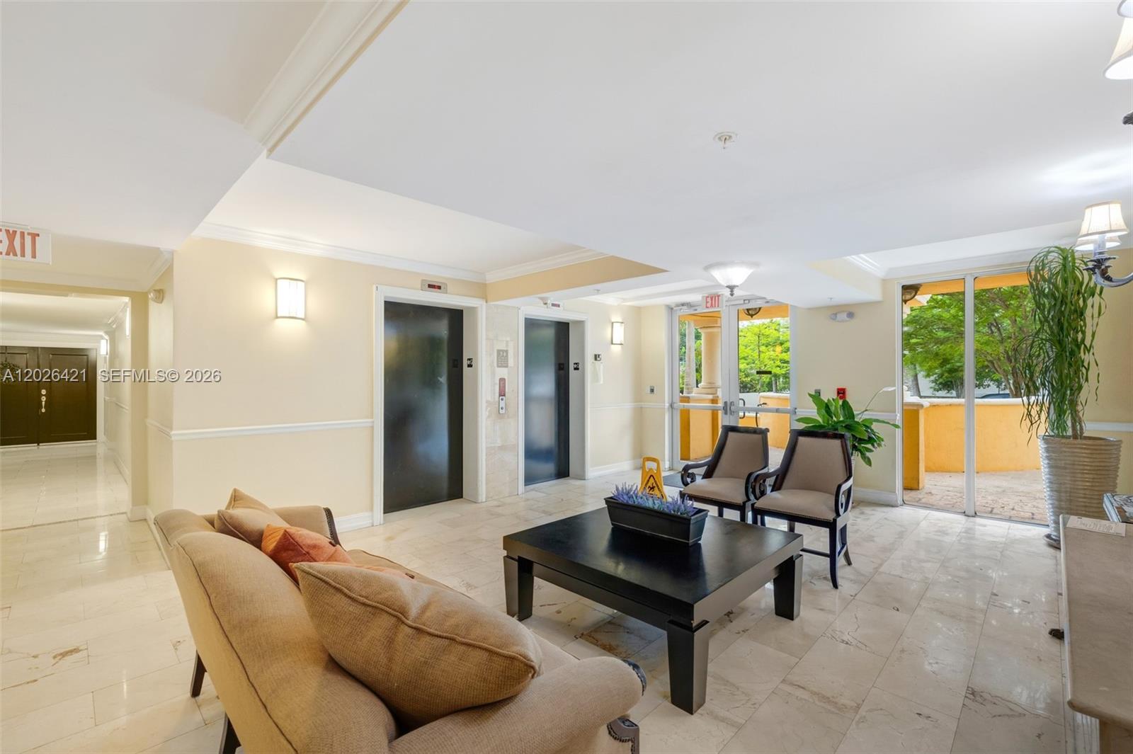 101 Sidonia Ave # 404