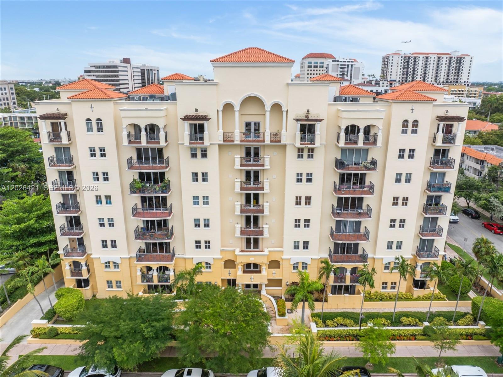 101 Sidonia Ave # 404