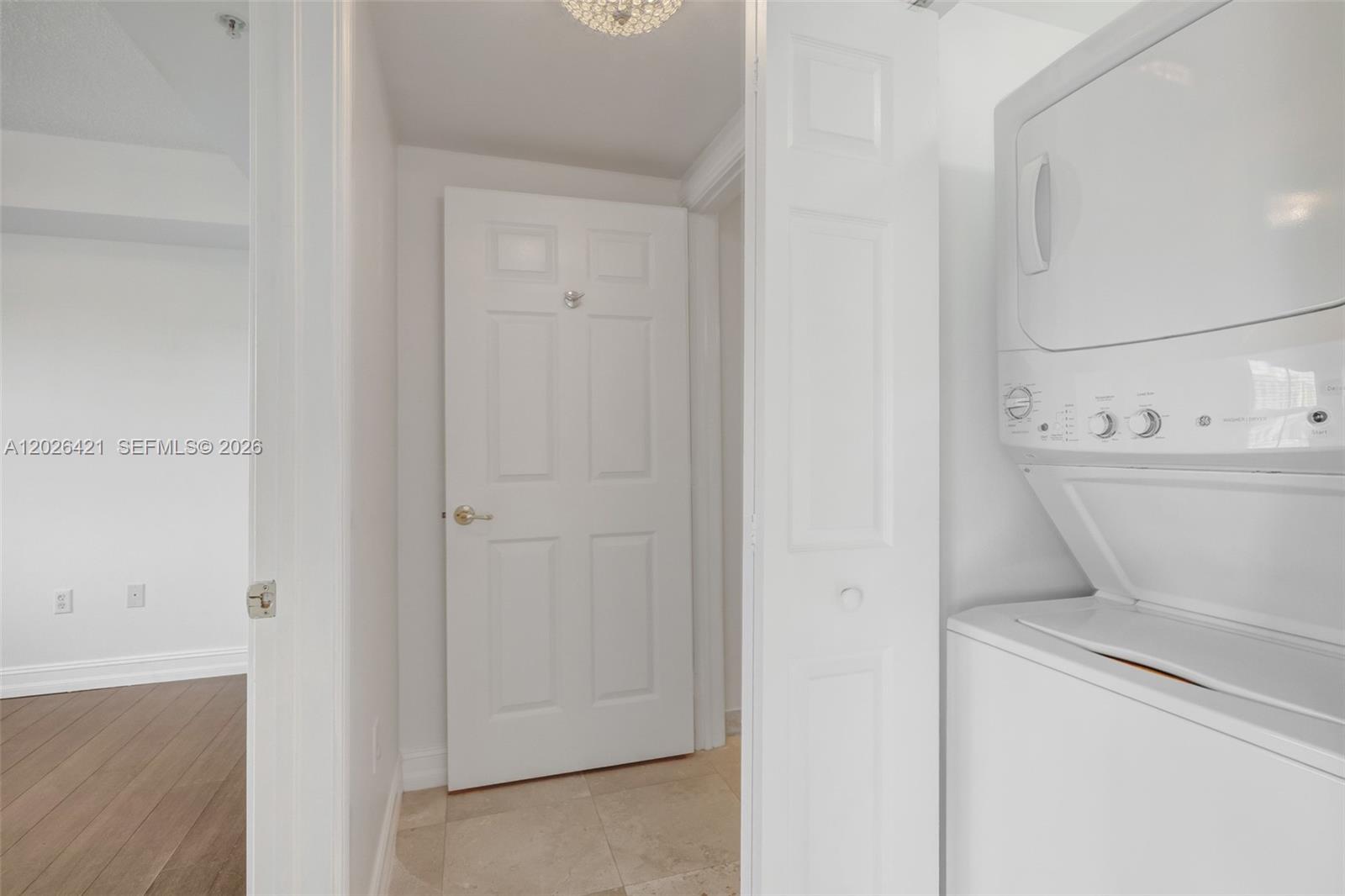 101 Sidonia Ave # 404