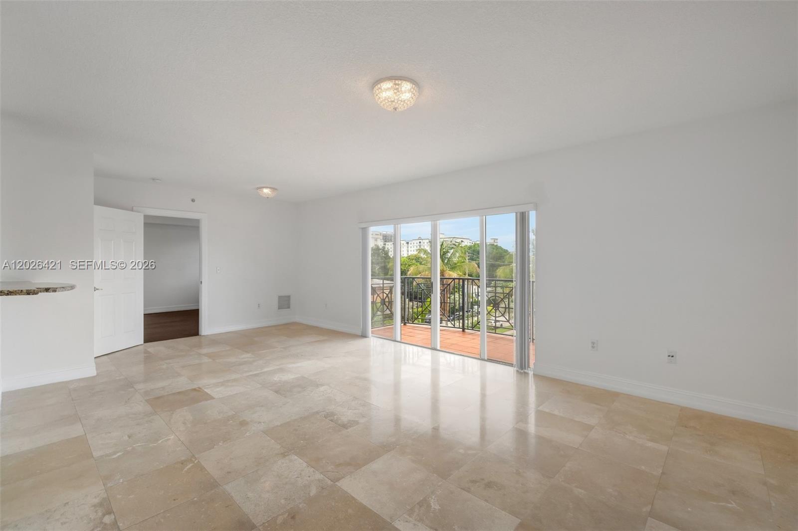 101 Sidonia Ave # 404