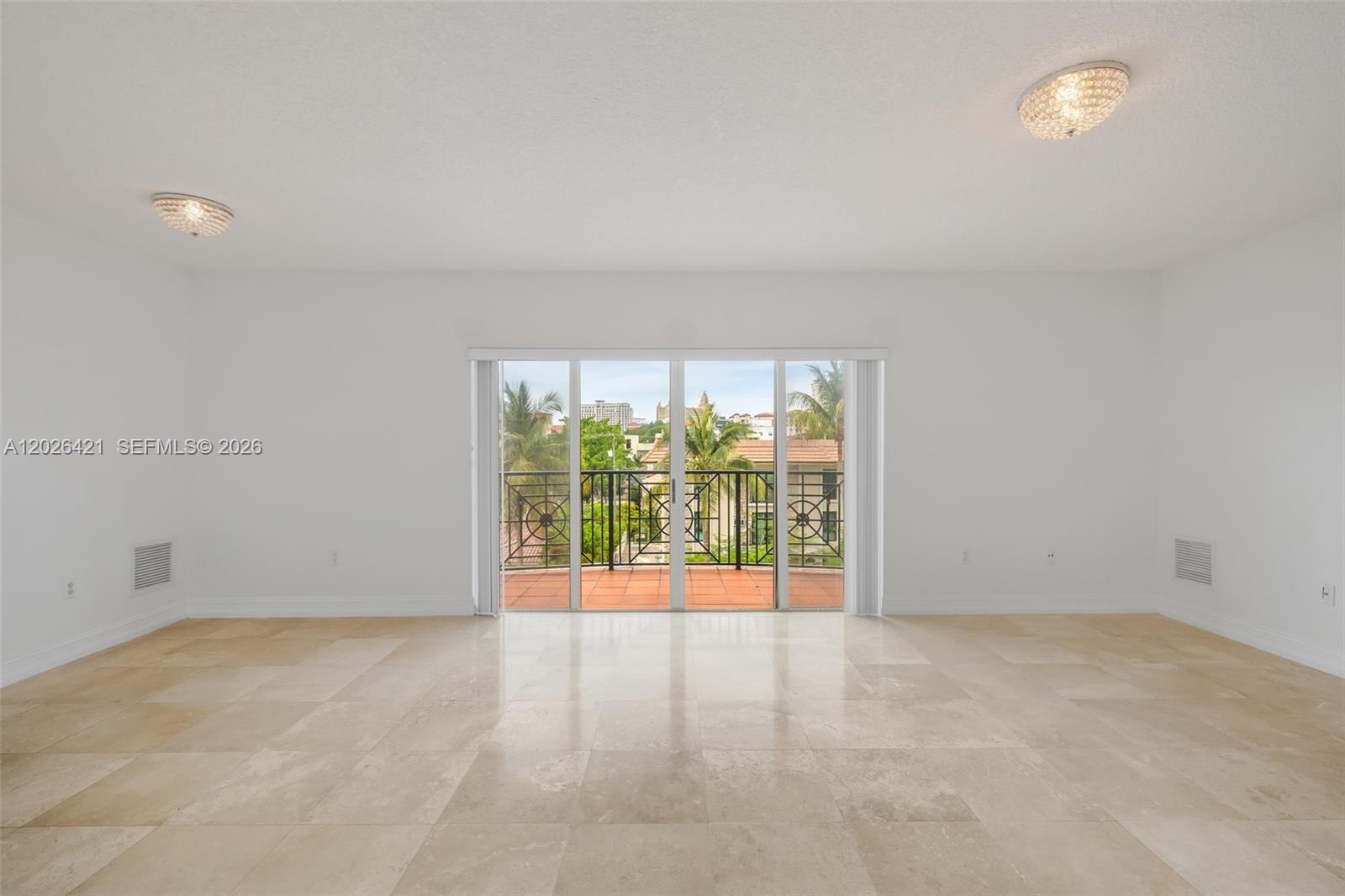 101 Sidonia Ave # 404