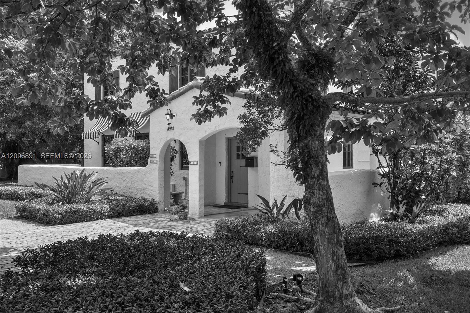 1140 Asturia Ave