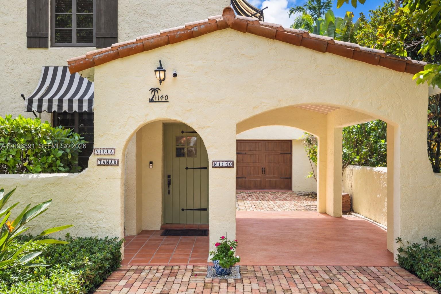 1140 Asturia Ave
