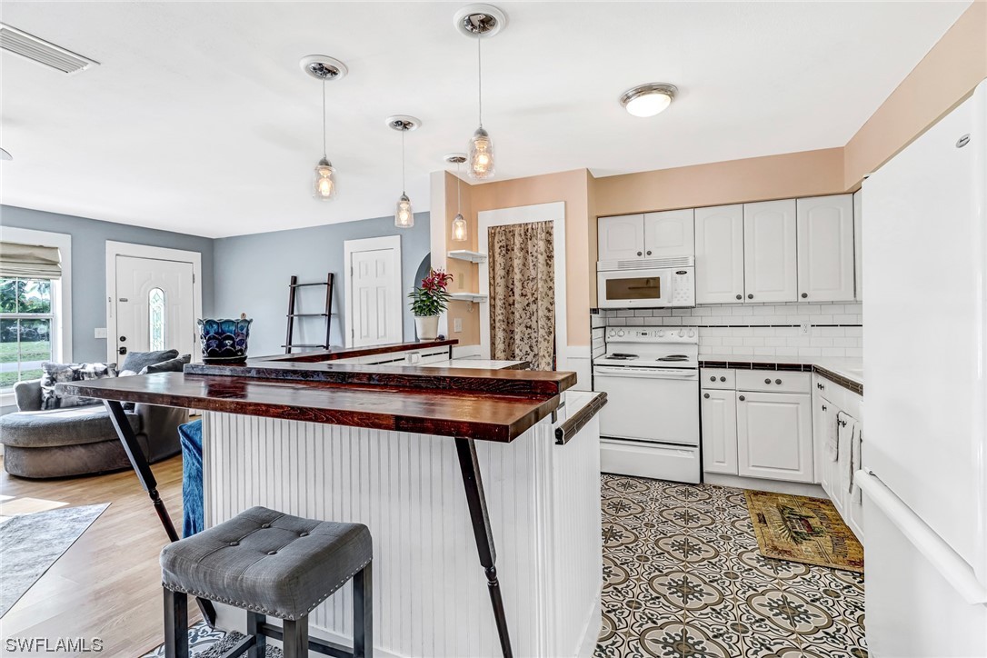 2220 Safe Harbour Court