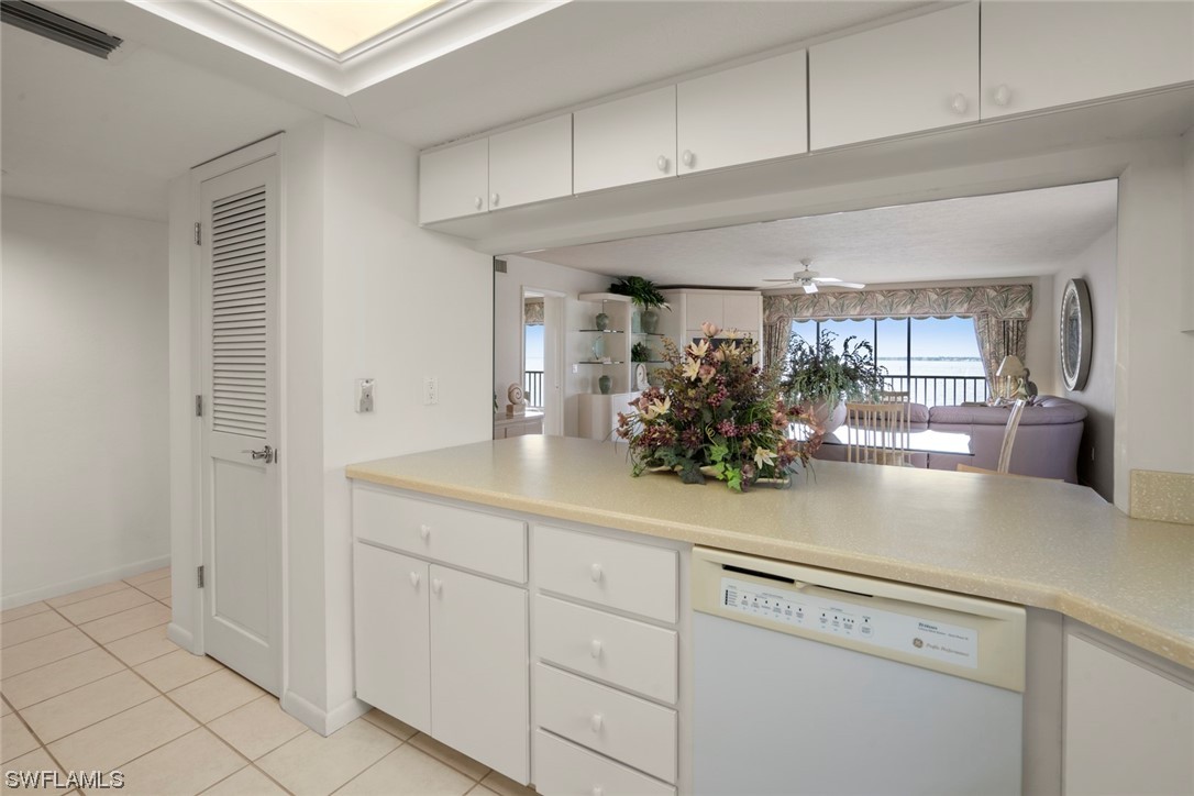 4019 SE 20th Place Unit: 404