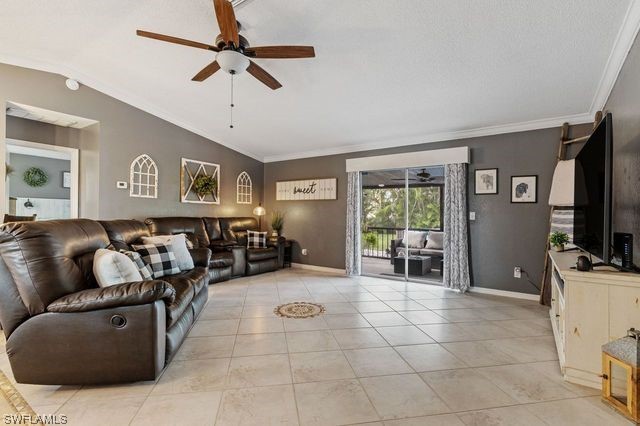 606 SW 10th Place