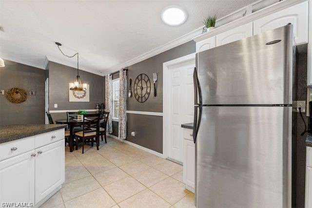 606 SW 10th Place
