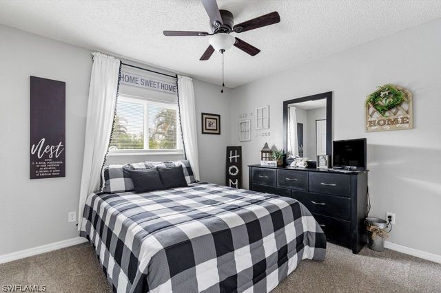 606 SW 10th Place