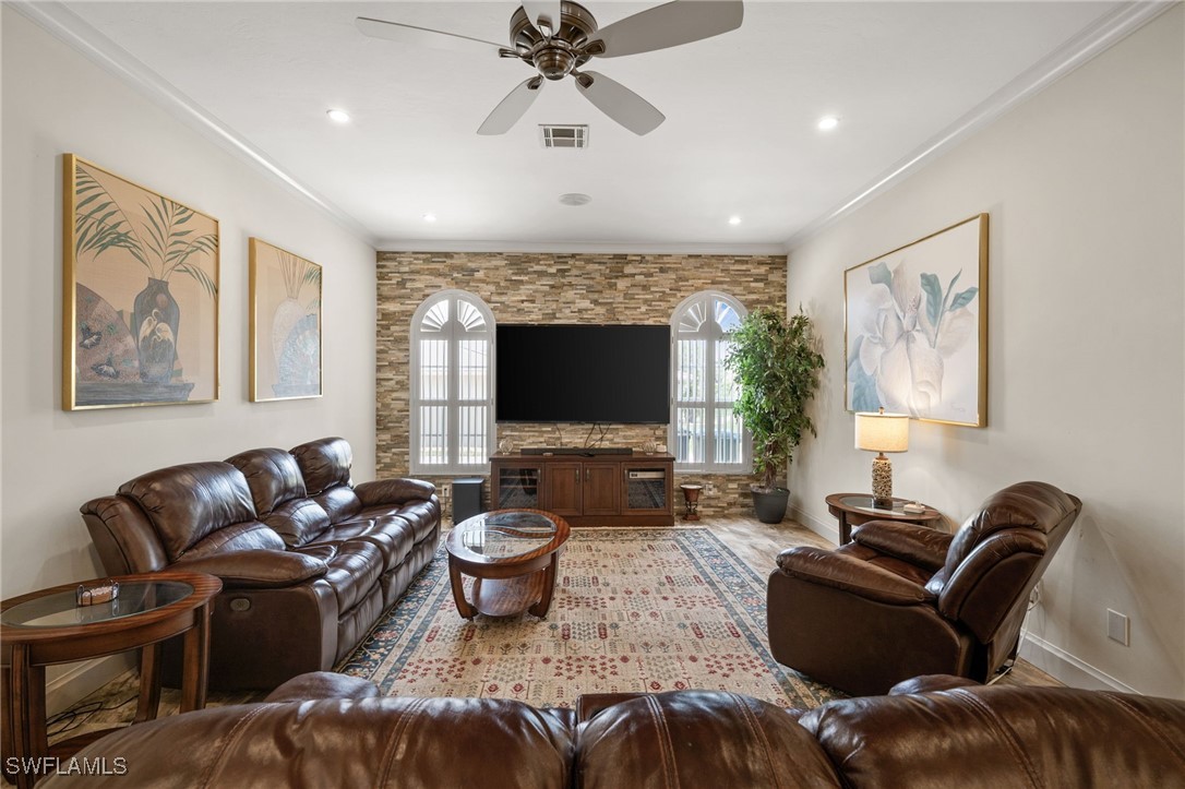 842 Miramar CT
