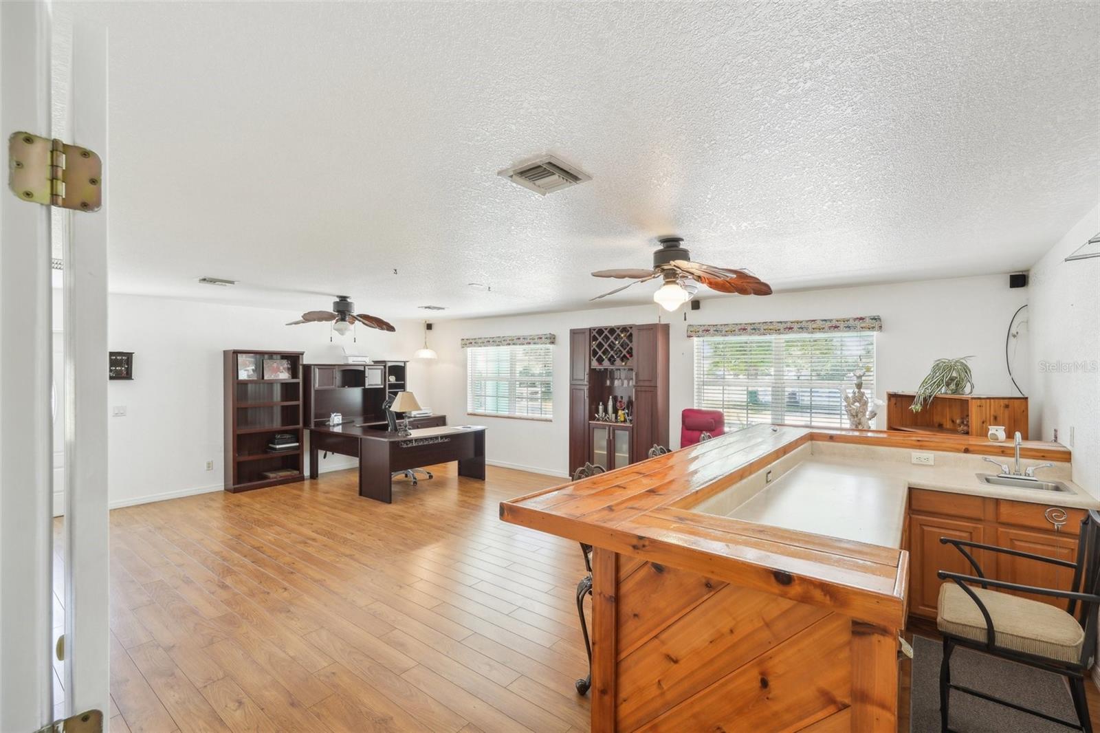 6418 AUSTRIAN BLVD