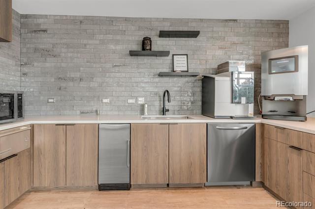 1700 Bassett Street Unit: 1418