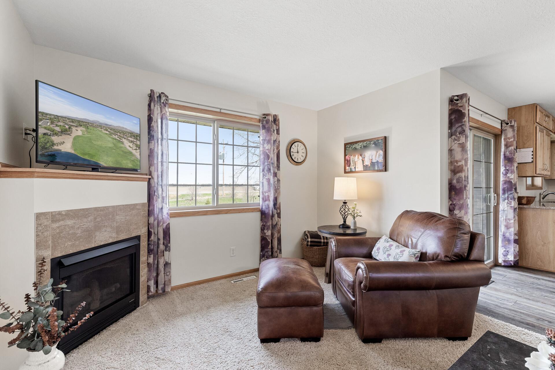 911 Independence Drive NW