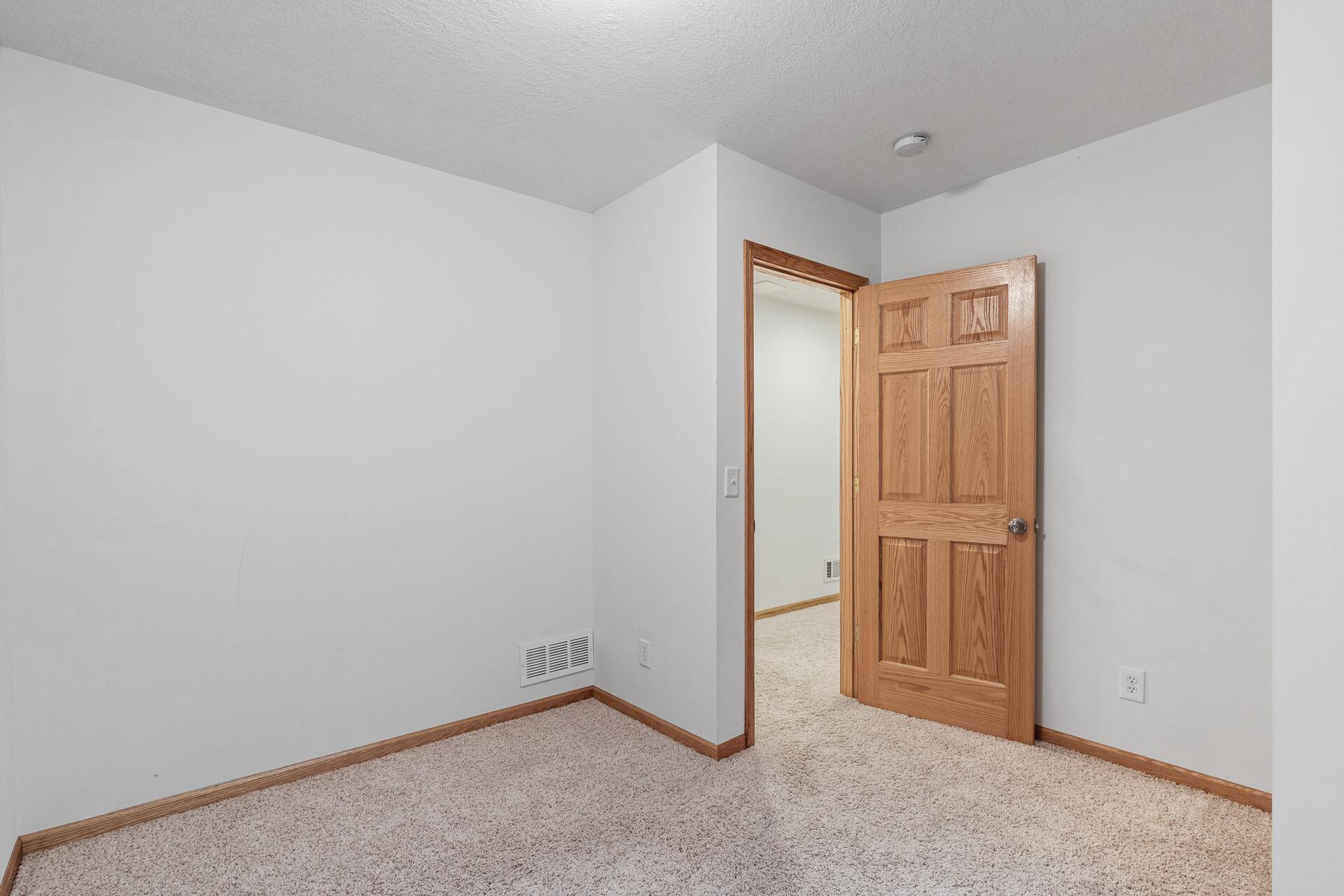 911 Independence Drive NW