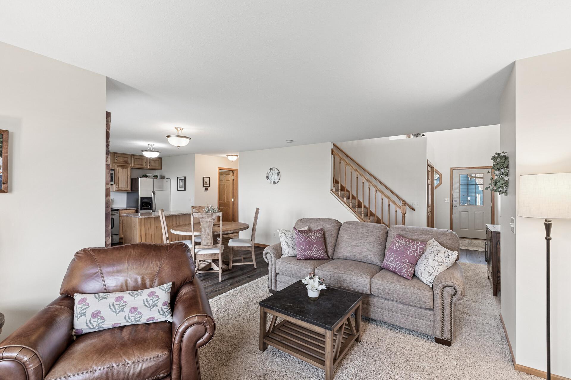 911 Independence Drive NW