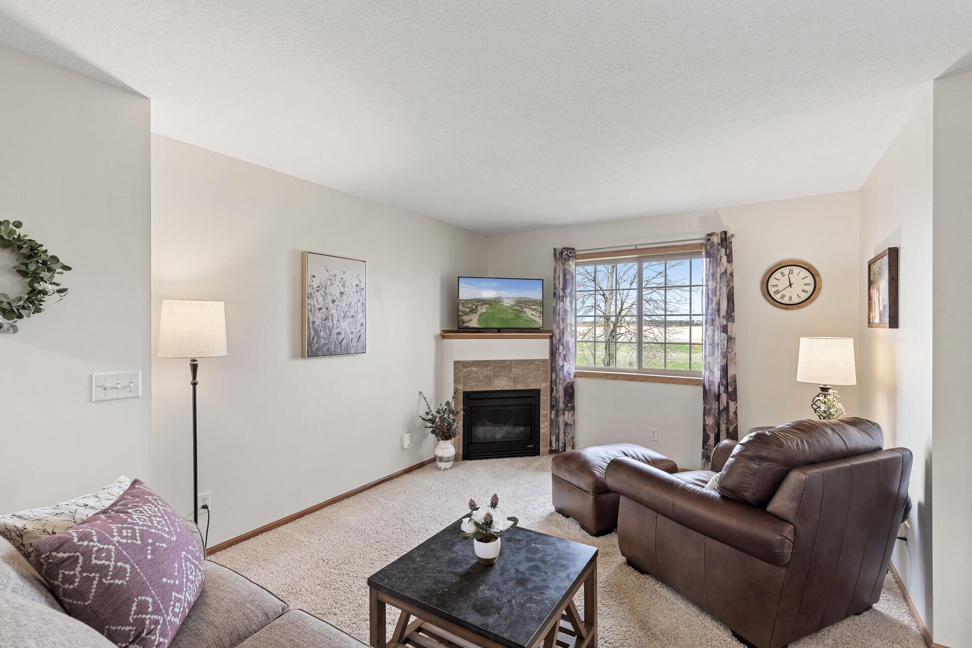 911 Independence Drive NW