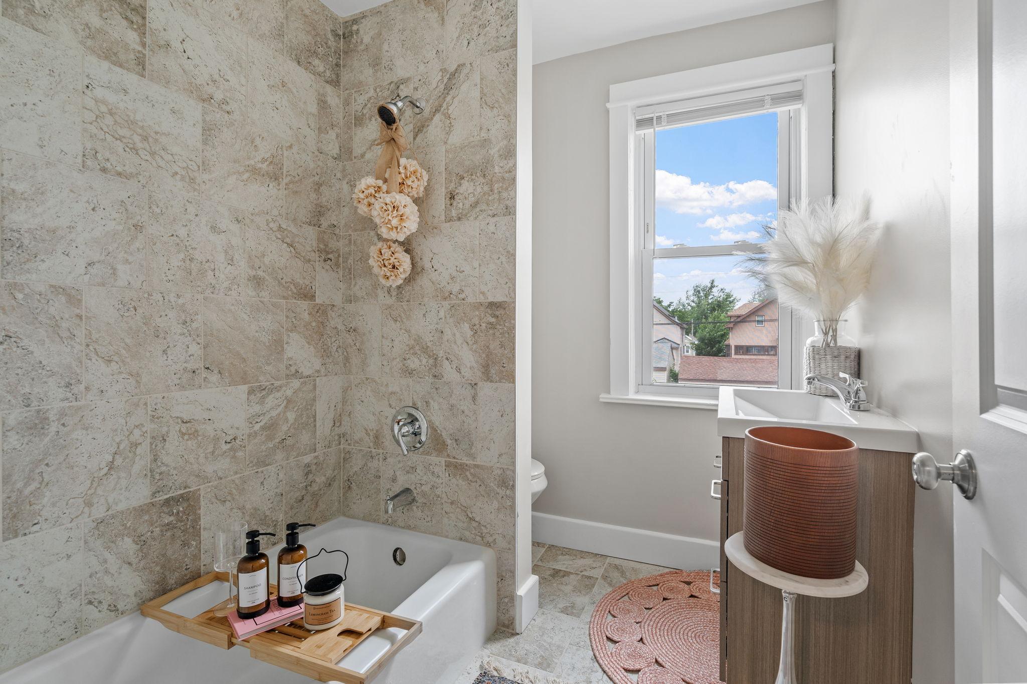 3839 Lyndale Avenue N