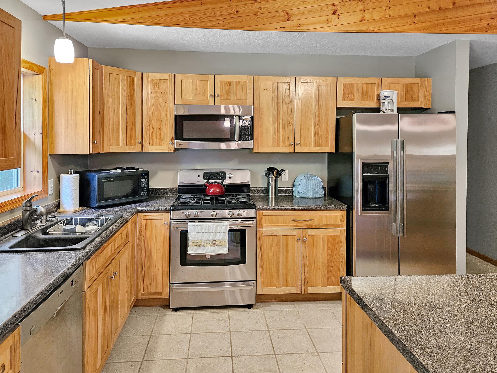 13716 Lakeview Circle