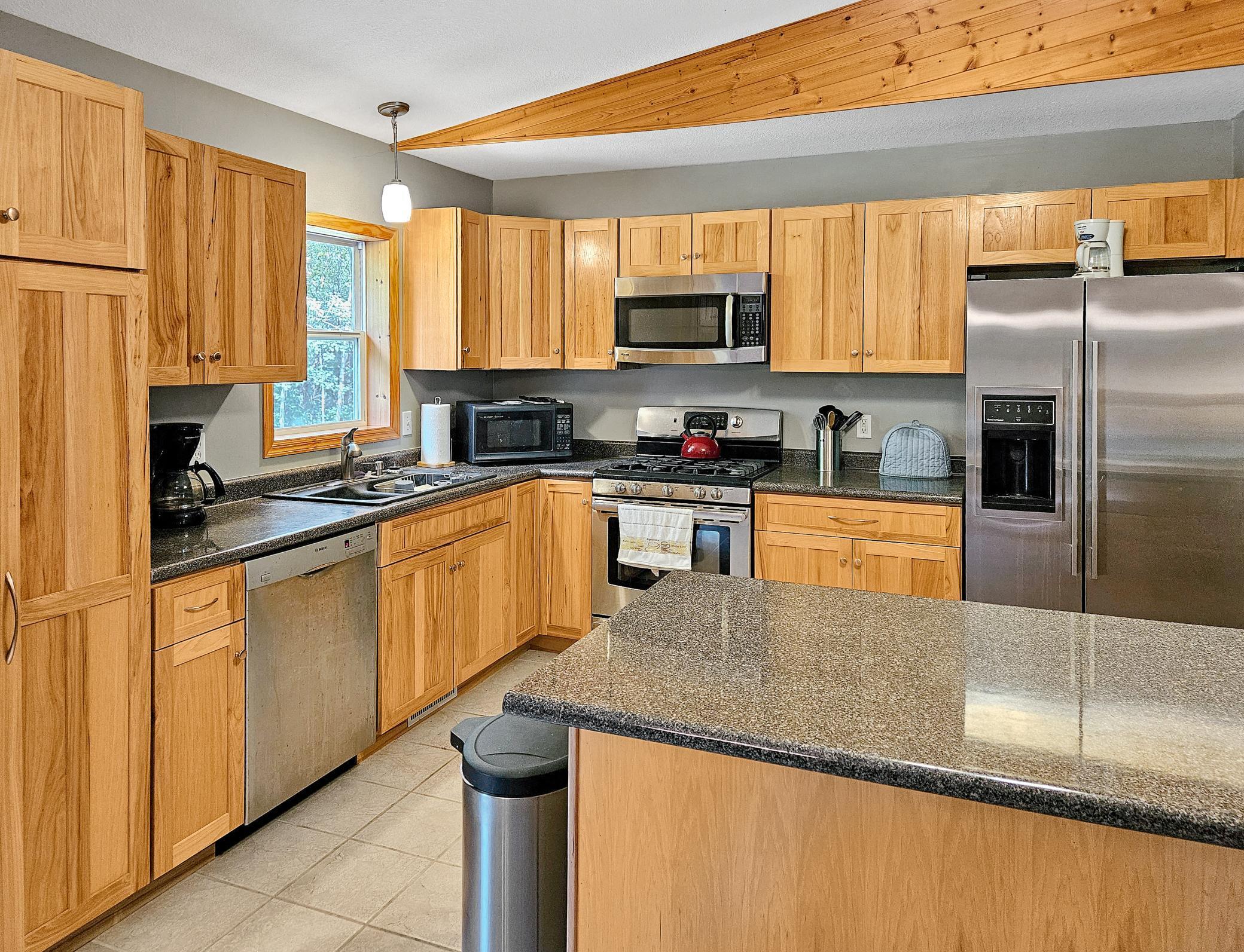 13716 Lakeview Circle