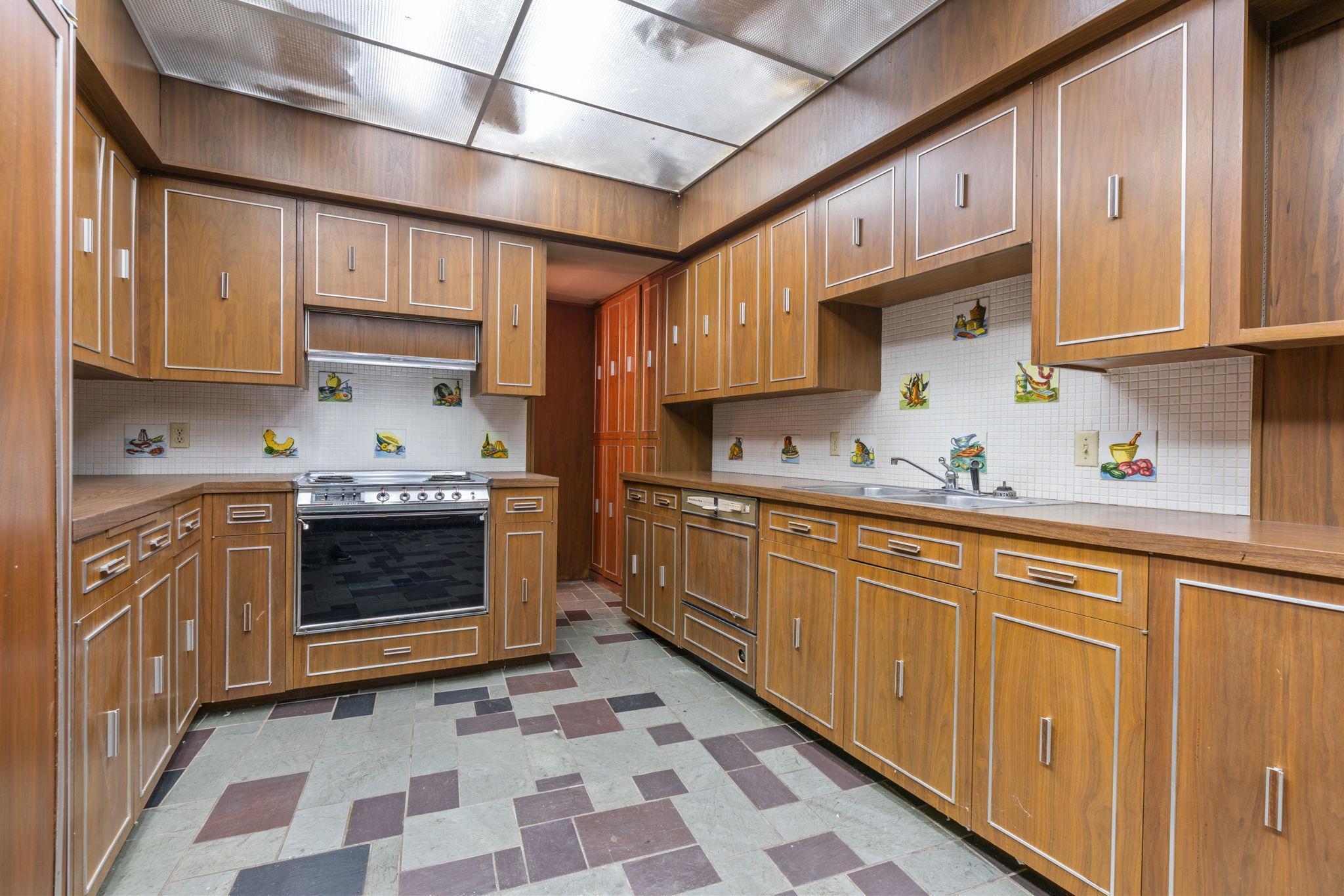 2160 Upper Saint Dennis Road