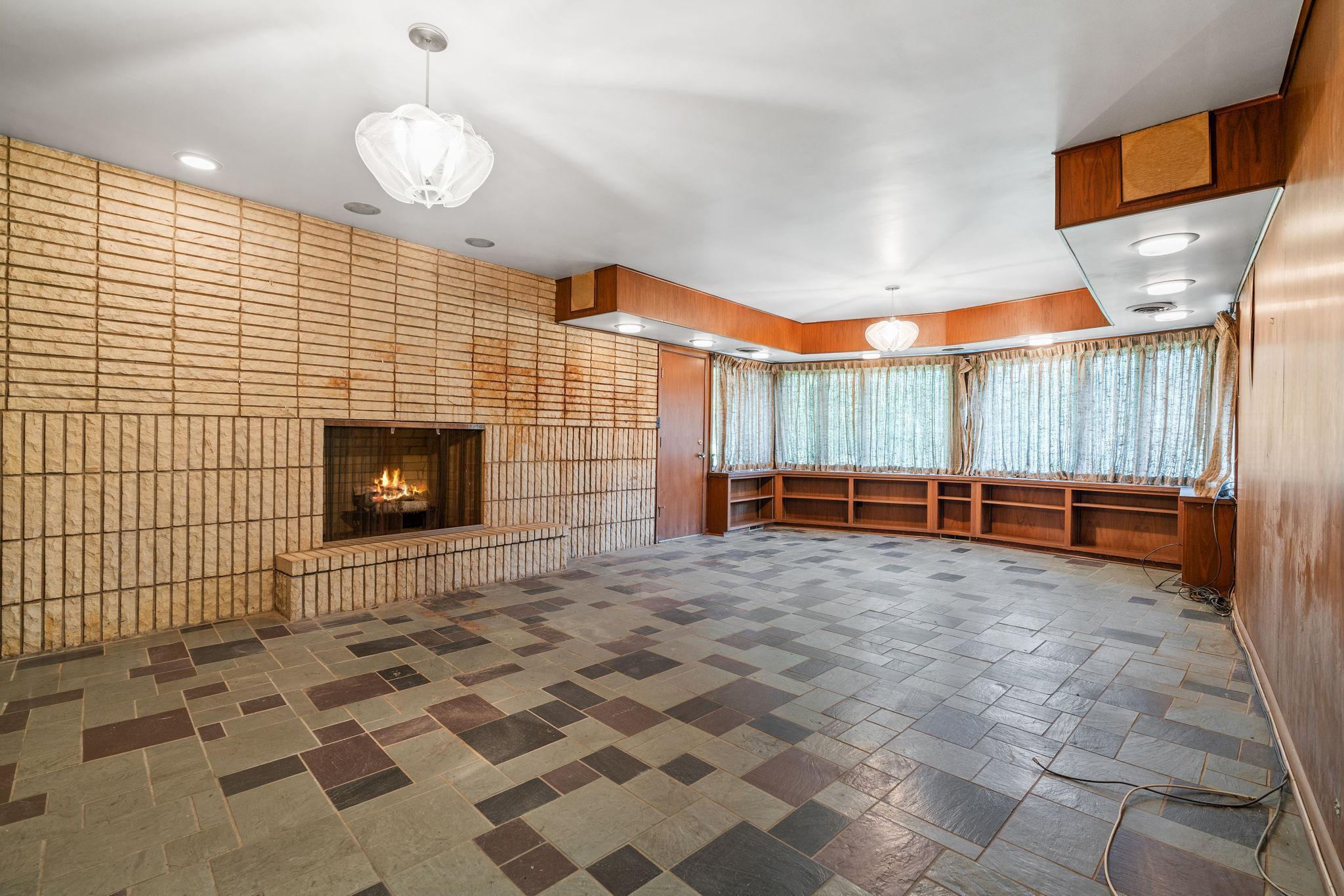 2160 Upper Saint Dennis Road