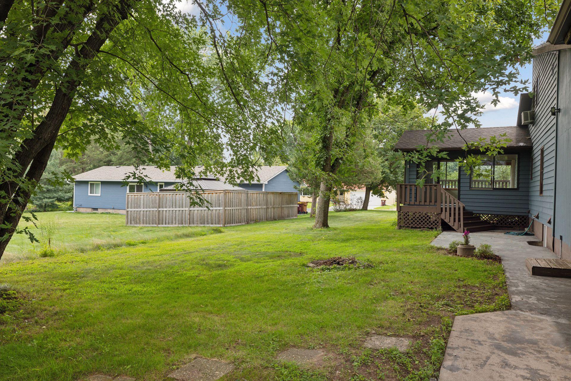 1795 Queens Avenue S