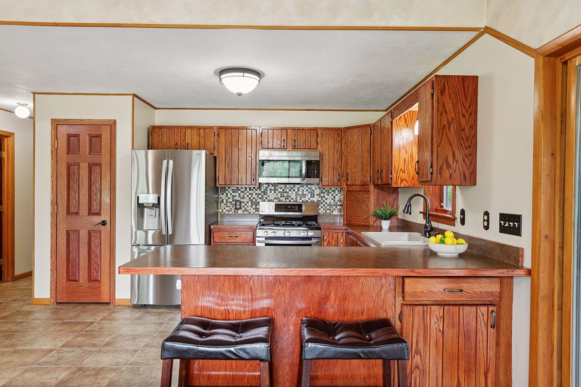 1795 Queens Avenue S