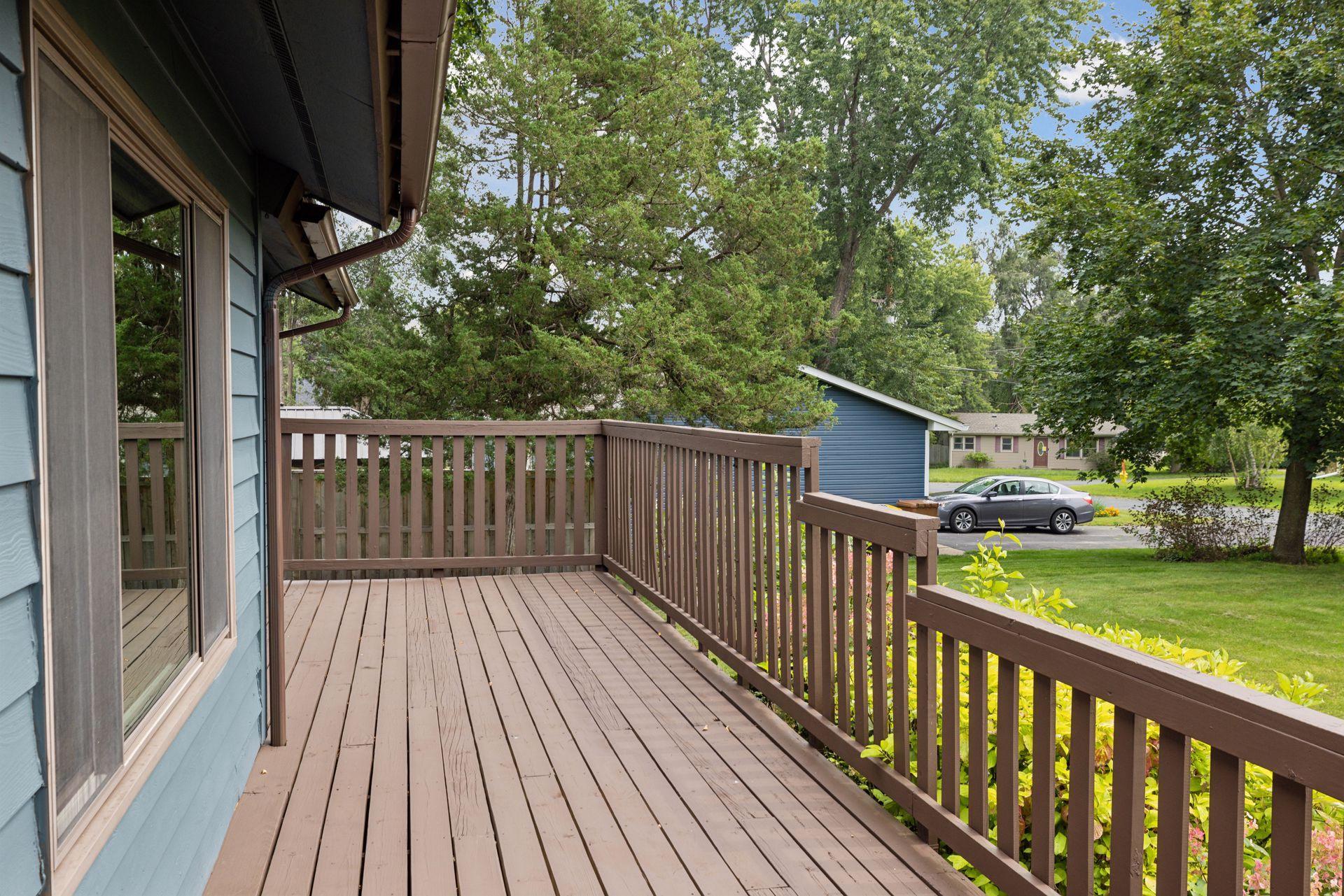 1795 Queens Avenue S