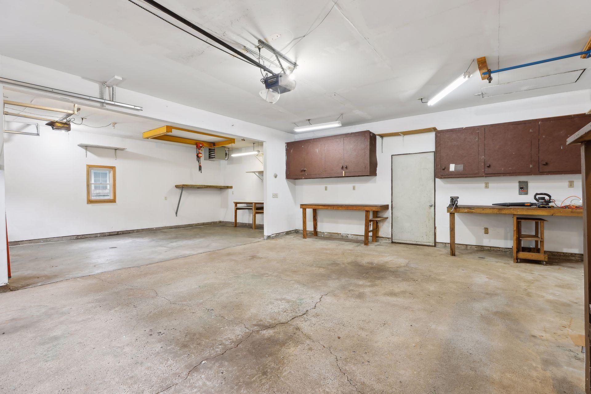 1795 Queens Avenue S