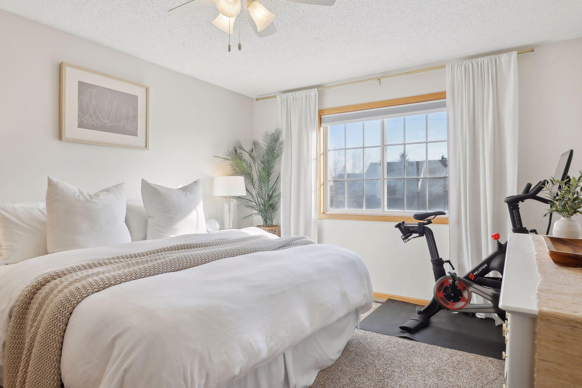 7990 Forest Boulevard Unit: F