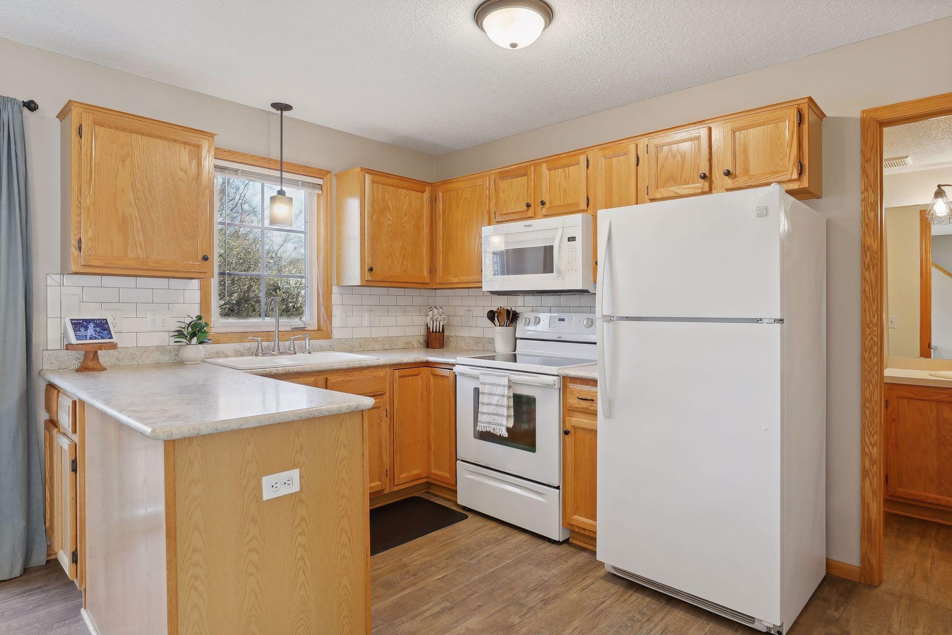 7990 Forest Boulevard Unit: F