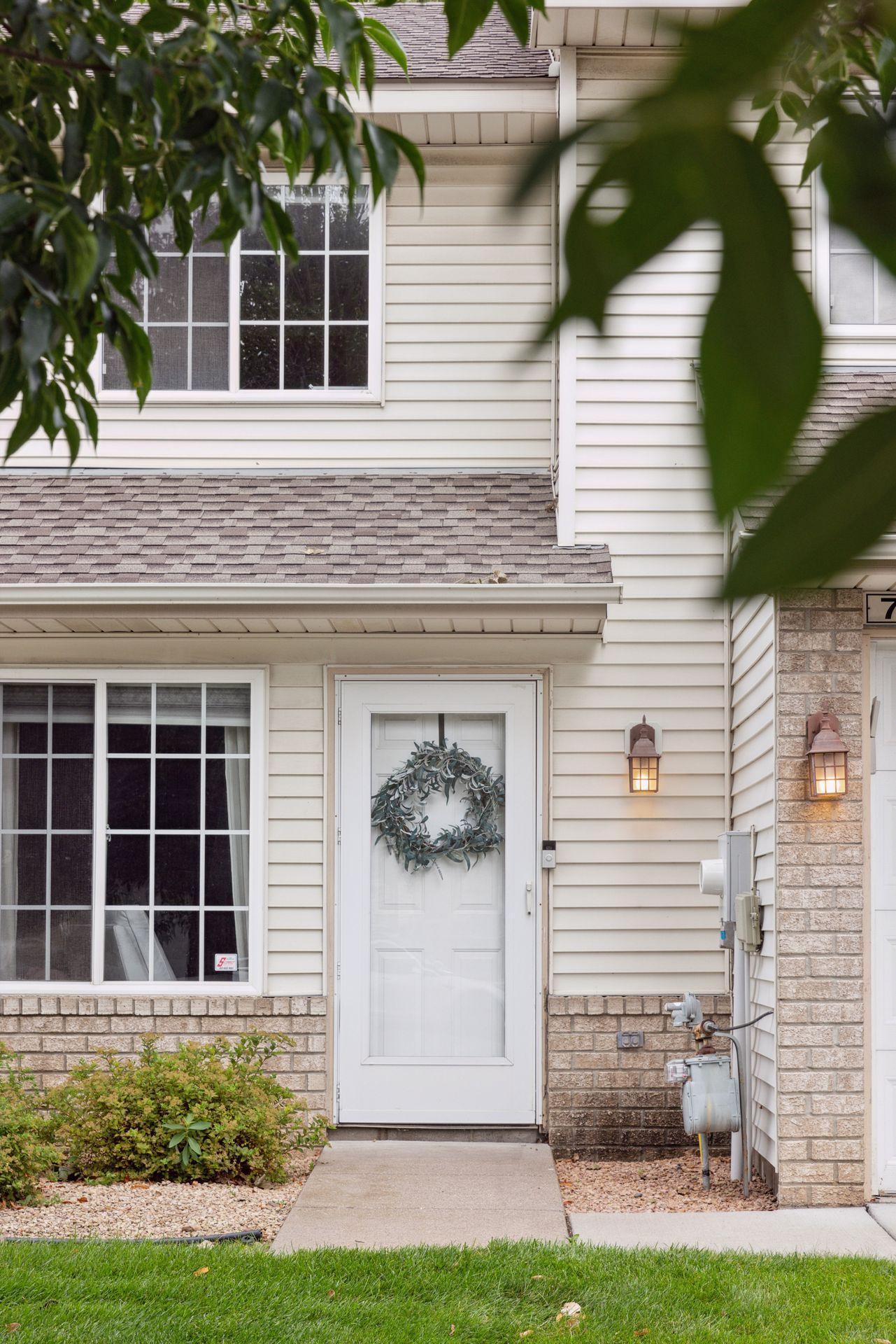 7990 Forest Boulevard Unit: F