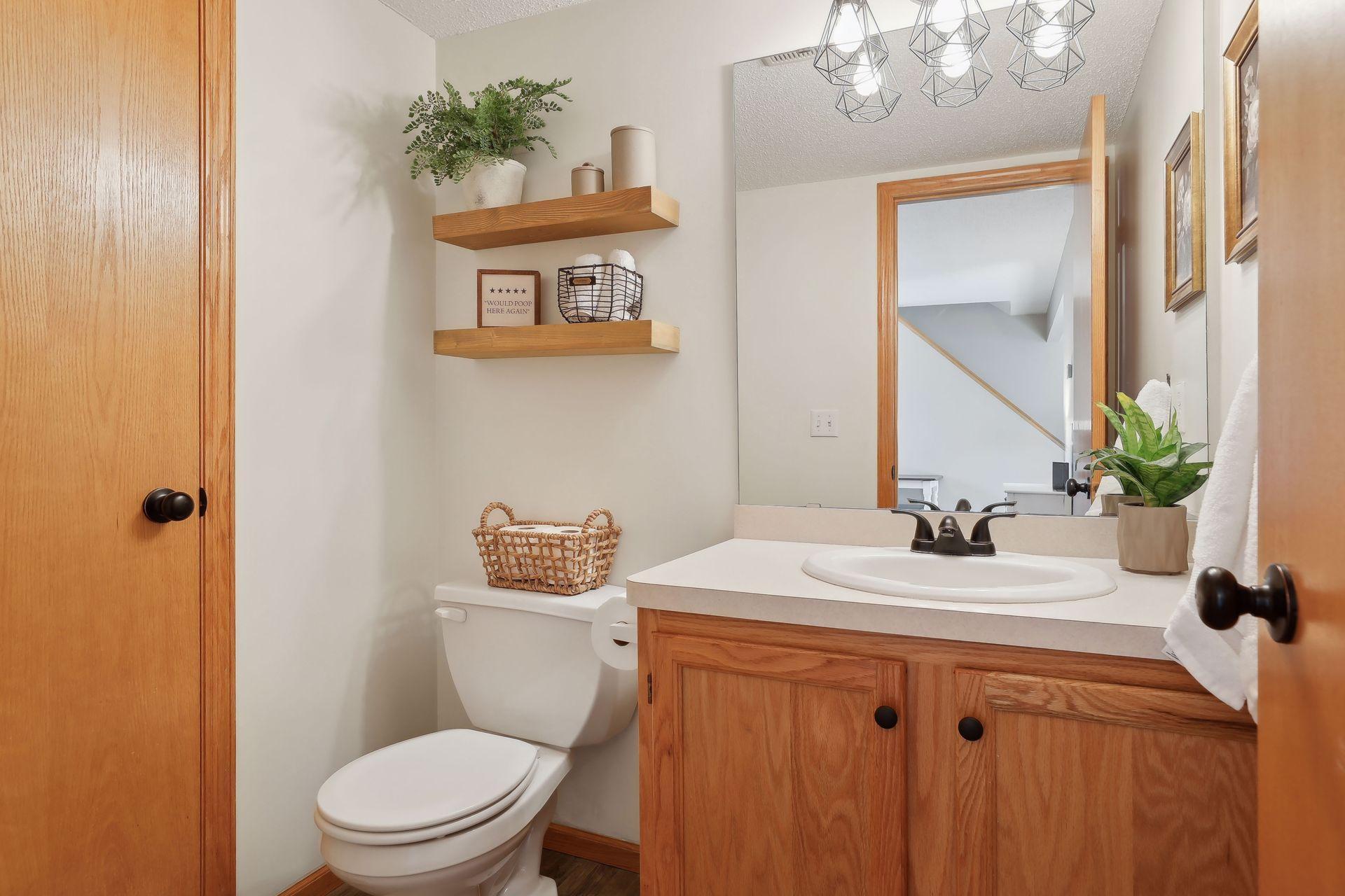 7990 Forest Boulevard Unit: F