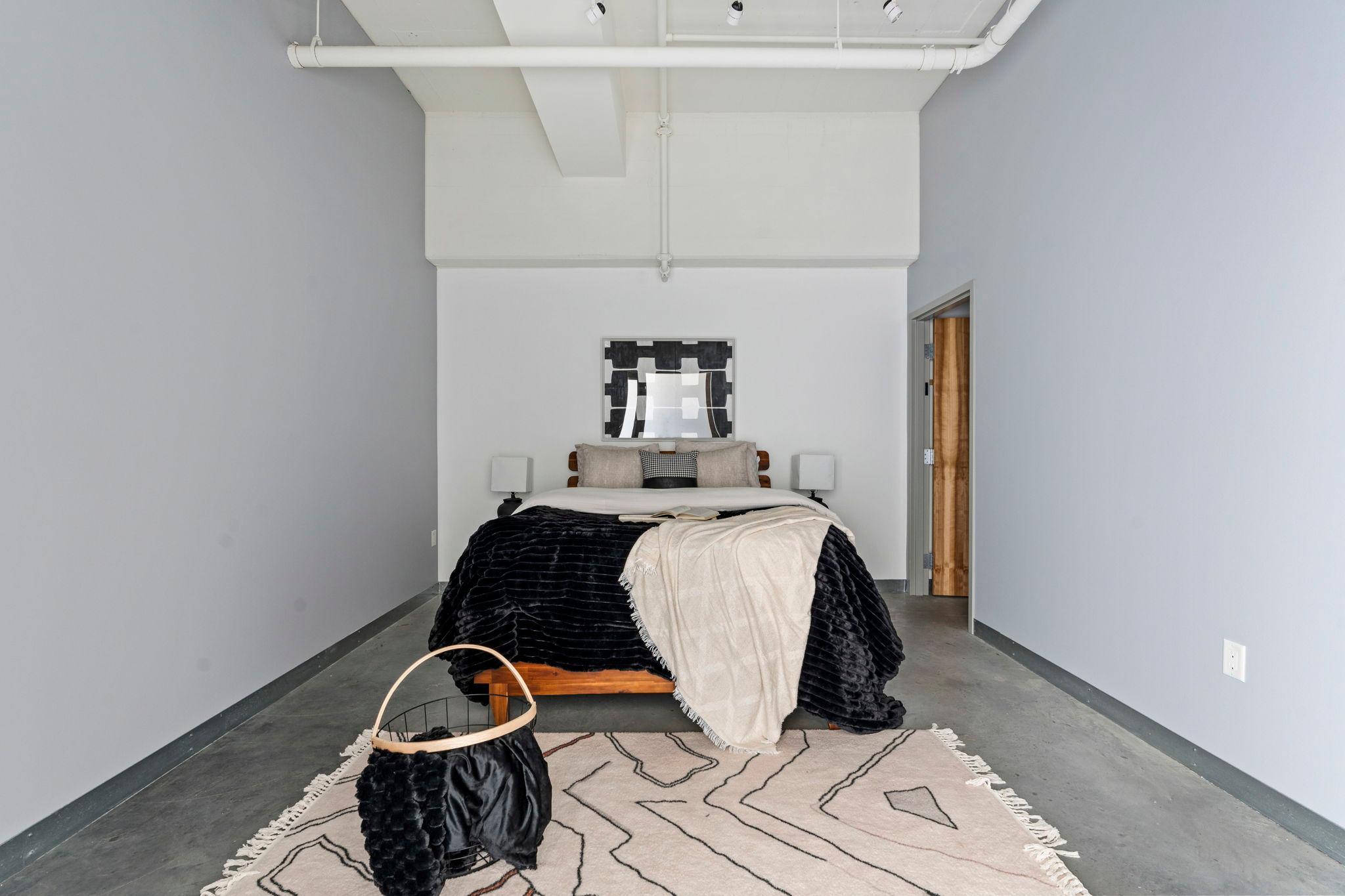2929 Chicago Avenue Unit: 1208