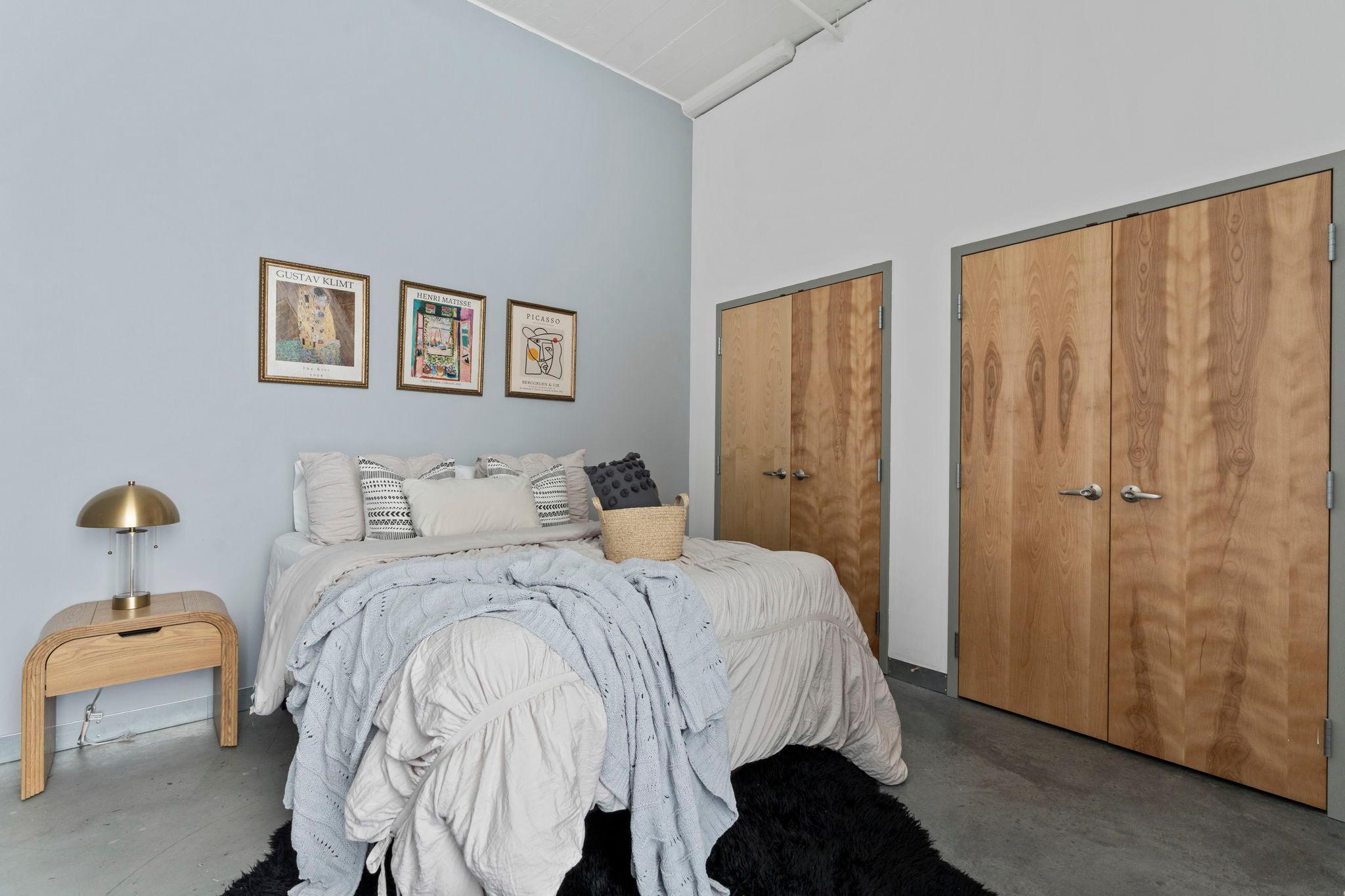 2929 Chicago Avenue Unit: 1208