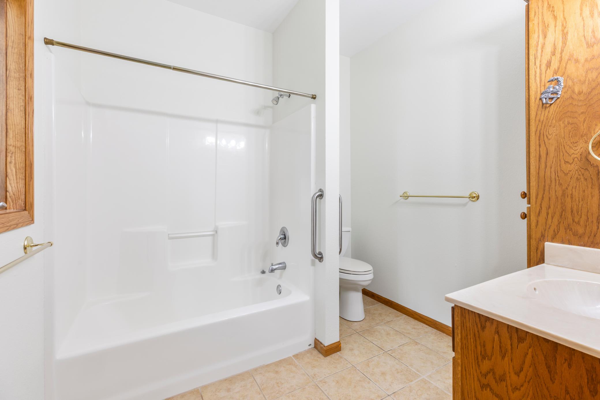 5611 Rush Lake Court