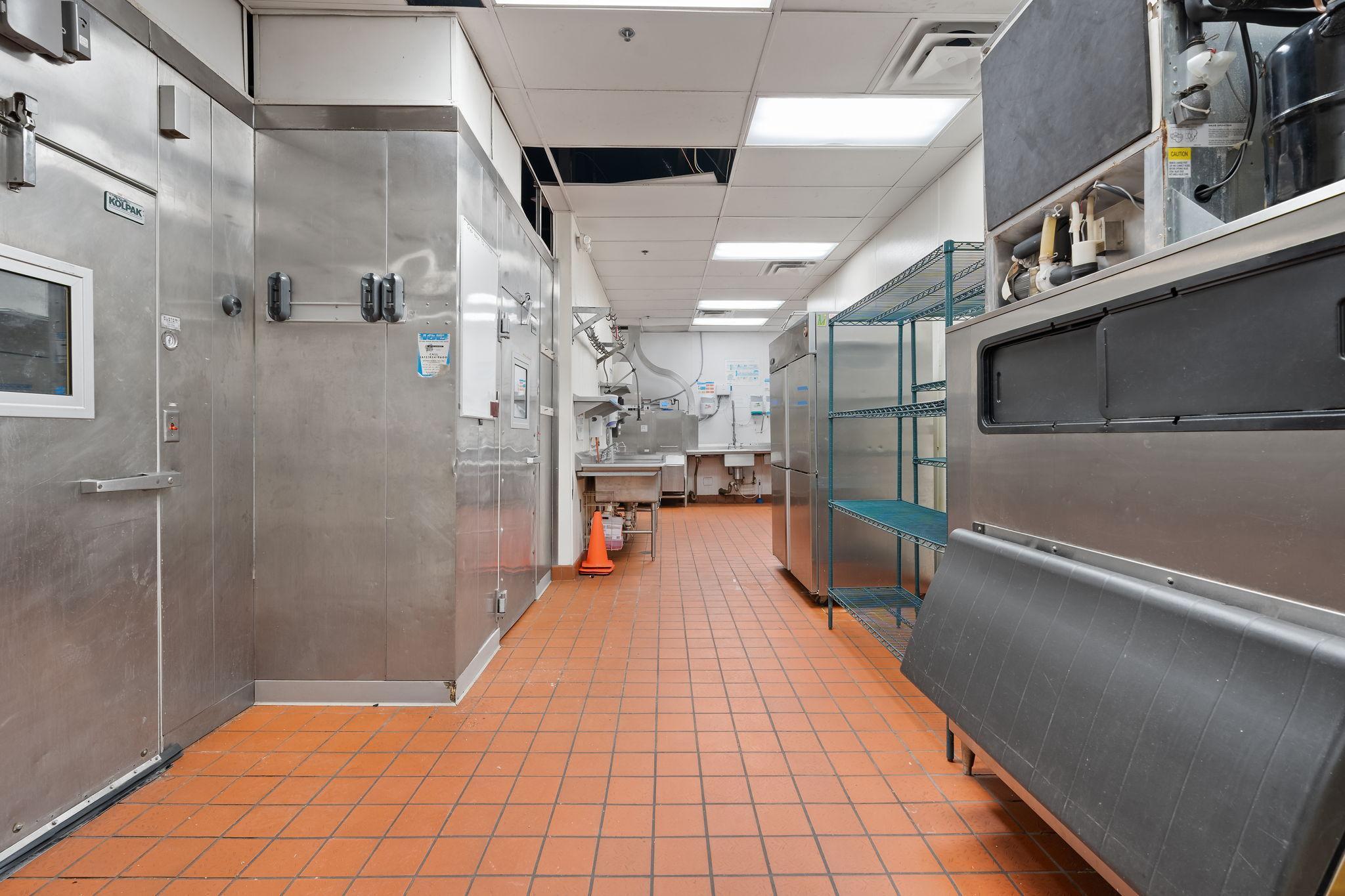 360 Saint Peter Street Unit: 4