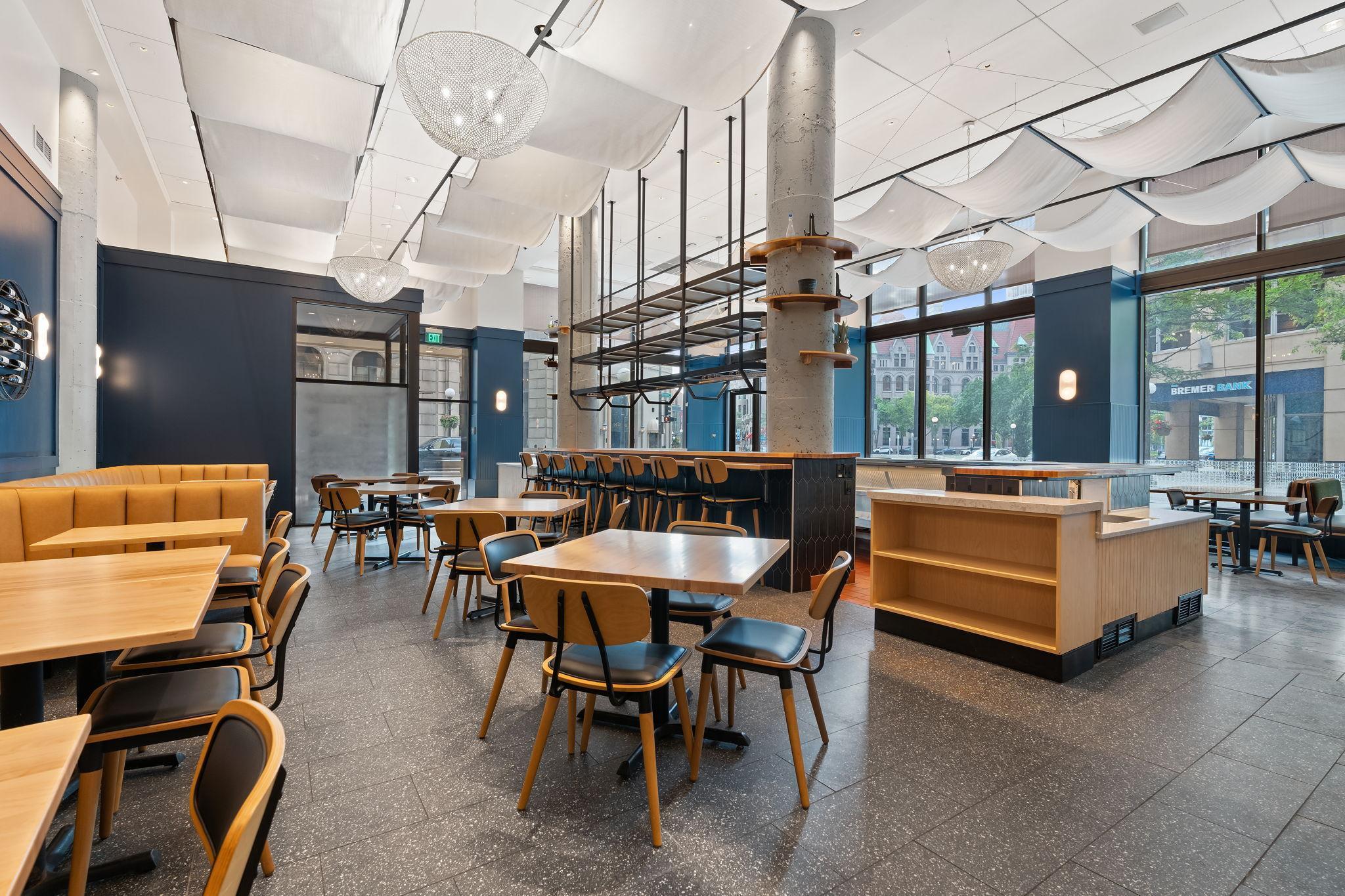 360 Saint Peter Street Unit: 4