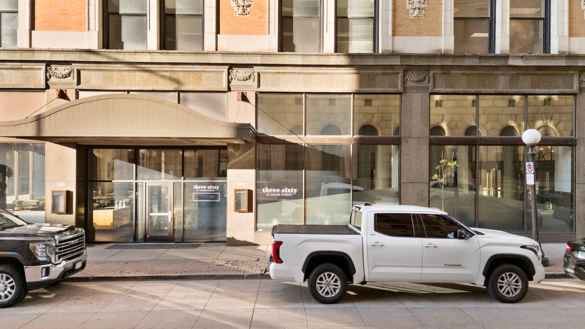 360 Saint Peter Street Unit: 4