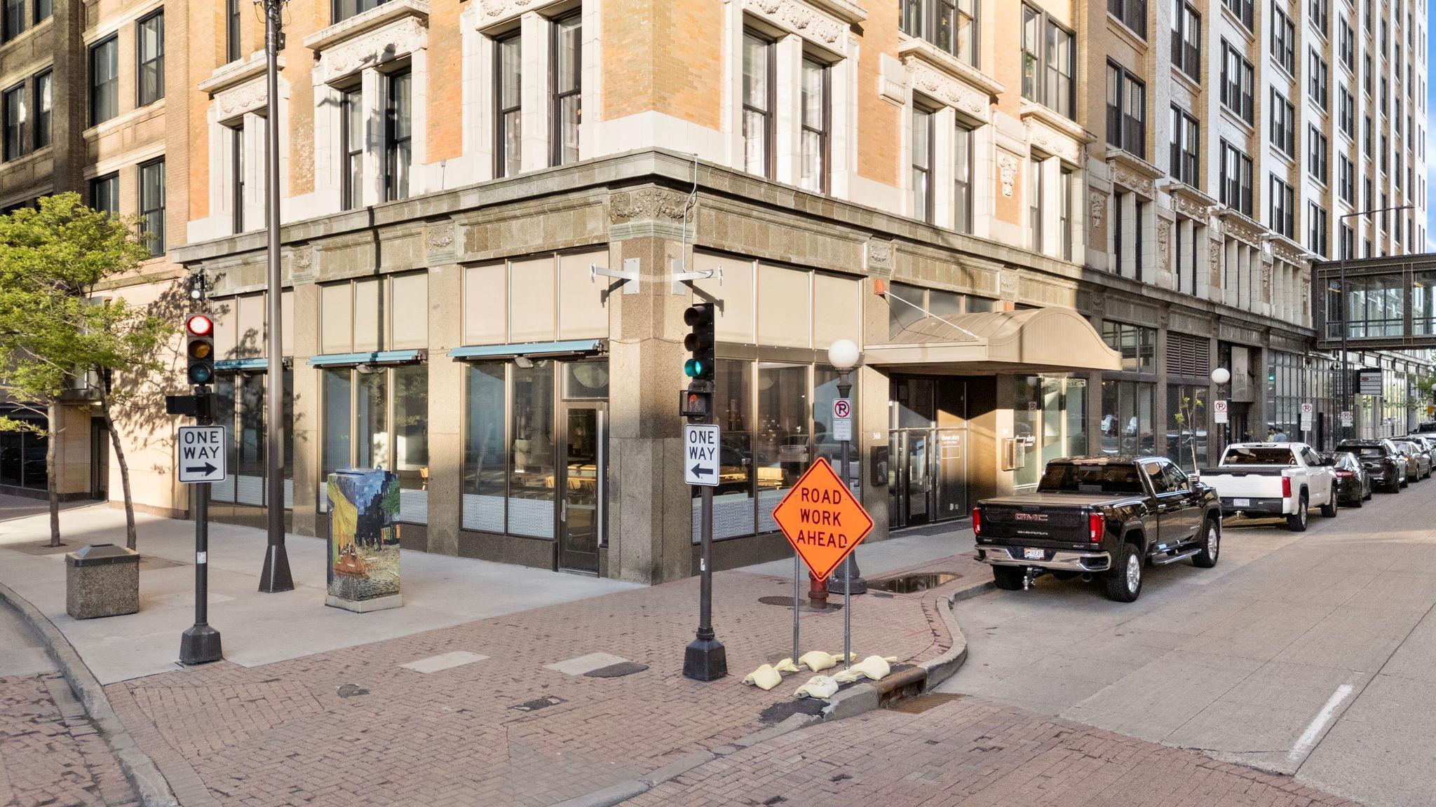 360 Saint Peter Street Unit: 4