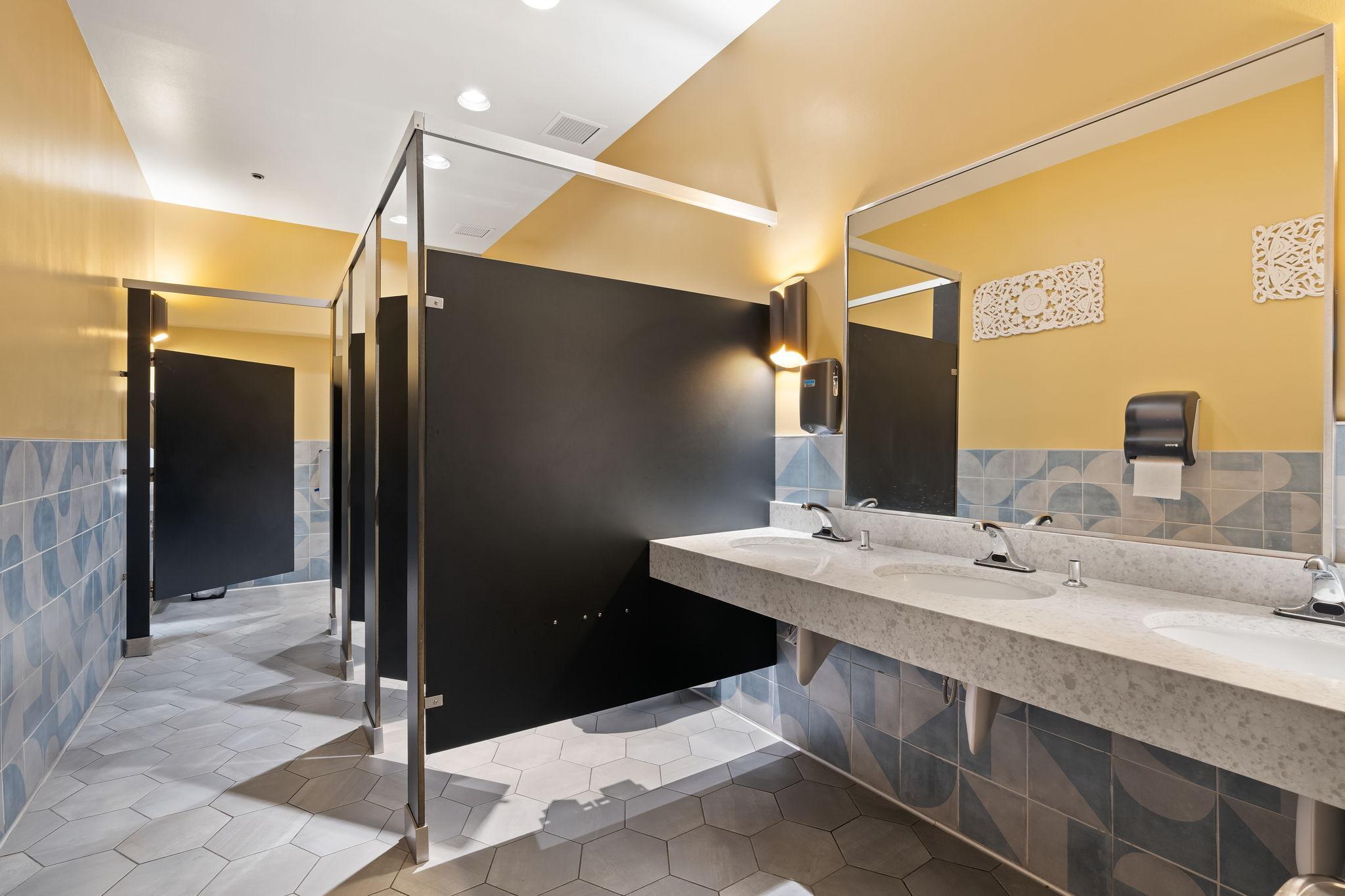 360 Saint Peter Street Unit: 4